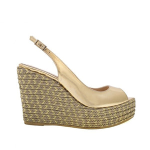 Isabel Wedge - Gold Leather is one of Barcemoda’s most elegant ladies wedge heels.